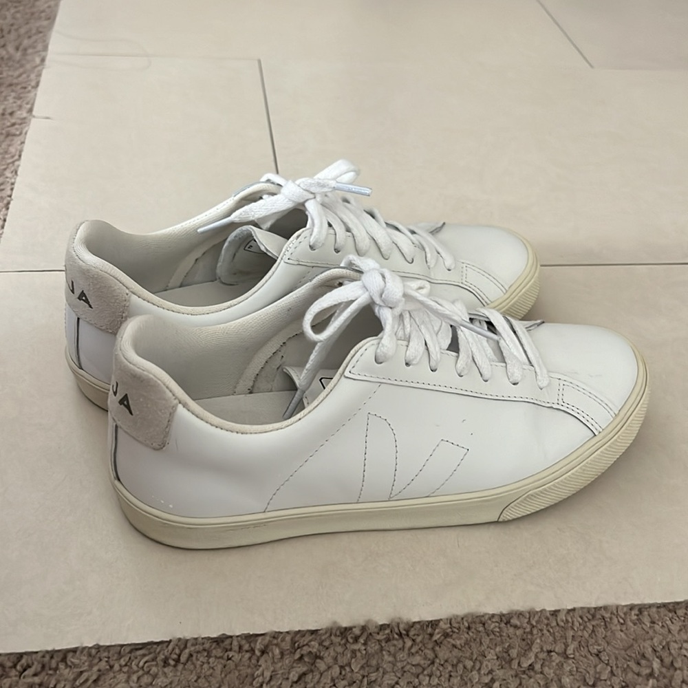 Women’s Veja Esplar Leather White